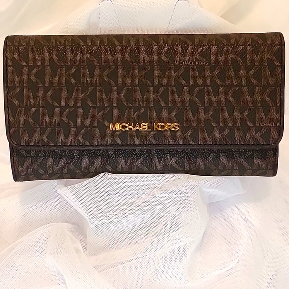 Michael Kors Brown Jetset Wallet - Picture 1 of 5